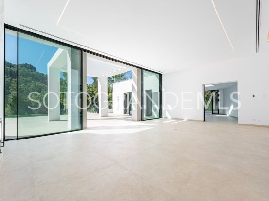 Villa en venta en Zona F de 5 dormitorios | Holmes Property Sales