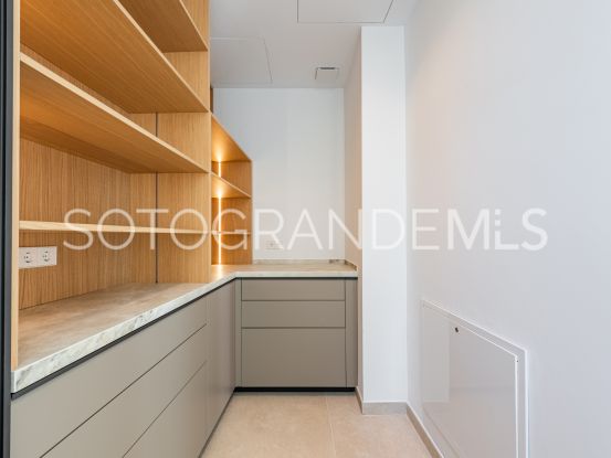 Villa en venta en Zona F de 5 dormitorios | Holmes Property Sales