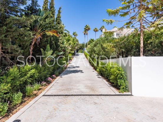 Villa en venta en Zona F de 5 dormitorios | Holmes Property Sales