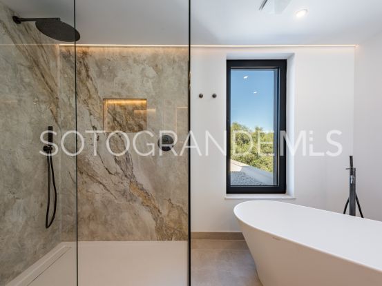 Comprar villa en Sotogrande Alto Central con 7 dormitorios | Holmes Property Sales