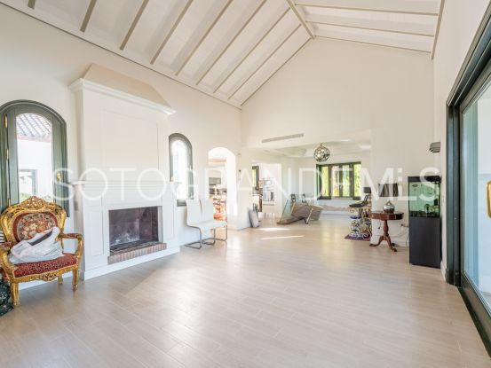 Villa en venta en Zona F de 4 dormitorios | Holmes Property Sales