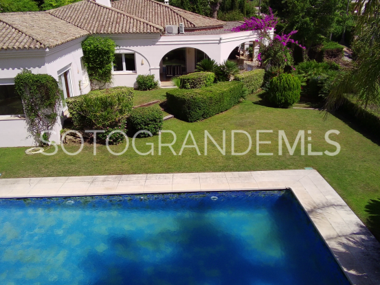 Se vende villa en Zona F | Holmes Property Sales