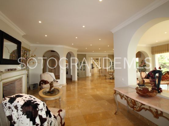 Se vende villa en Zona F | Holmes Property Sales