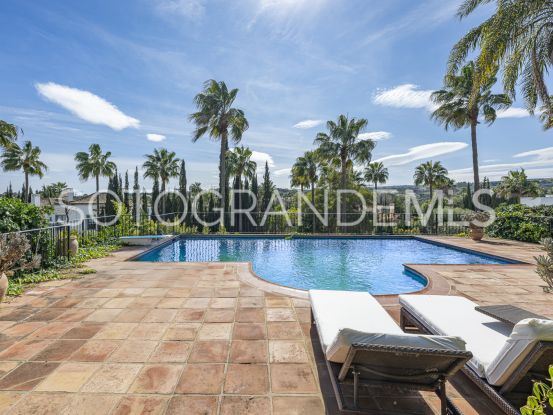 Villa en Zona F con 5 dormitorios | Holmes Property Sales