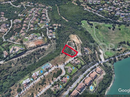 Magnificent plot very close to the Almenara Golf Course and the international School.