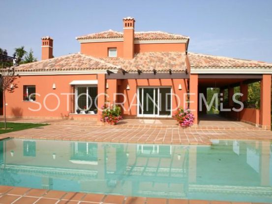 Villa in Zona F with 4 bedrooms | Holmes Property Sales