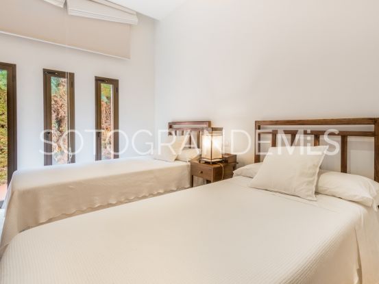 Sotogrande Costa Central, villa con 5 dormitorios en venta | Holmes Property Sales