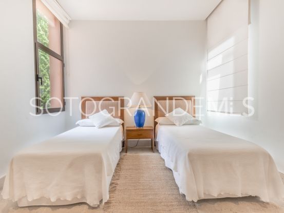 Sotogrande Costa Central, villa con 5 dormitorios en venta | Holmes Property Sales