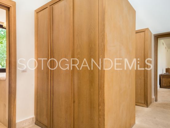 Sotogrande Costa Central, villa con 5 dormitorios en venta | Holmes Property Sales