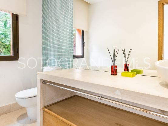 Sotogrande Costa Central, villa con 5 dormitorios en venta | Holmes Property Sales