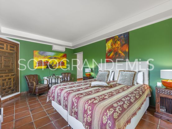 For sale villa with 6 bedrooms in Sotogrande Alto Central | Holmes Property Sales
