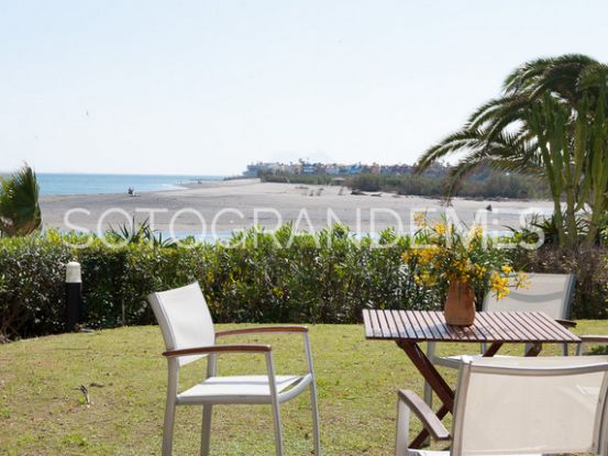 For sale town house with 5 bedrooms in Apartamentos Playa, Sotogrande | SotoEstates
