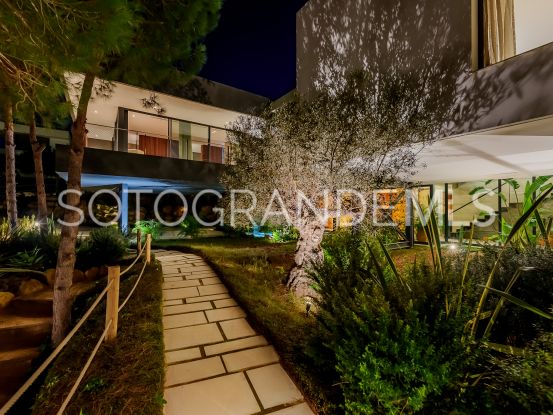 Villa en venta en Sotogrande Alto con 5 dormitorios | SotoEstates