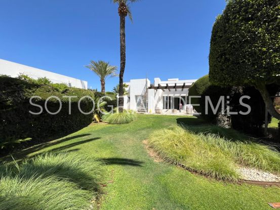 Bungalow en venta en Sotogrande Costa | SotoEstates