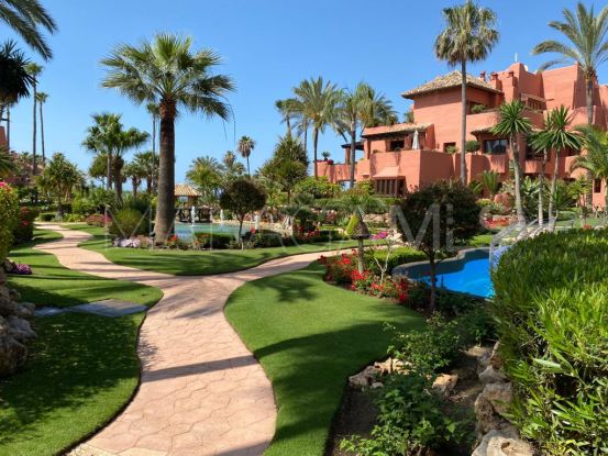 Se vende apartamento planta baja con 3 dormitorios en Torre Bermeja, Estepona | Benarroch Real Estate