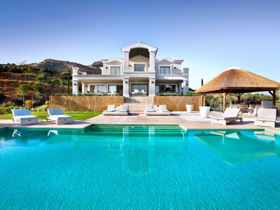 Se vende villa en Marbella Club Golf Resort de 5 dormitorios | Benarroch Real Estate
