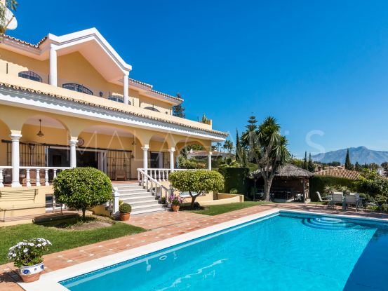 Villa with 5 bedrooms for sale in El Paraiso, Estepona | Benarroch Real Estate