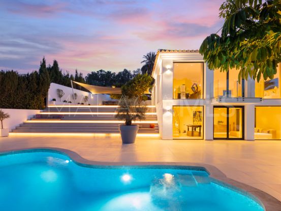 Villa en venta en Las Brisas con 4 dormitorios | Benarroch Real Estate