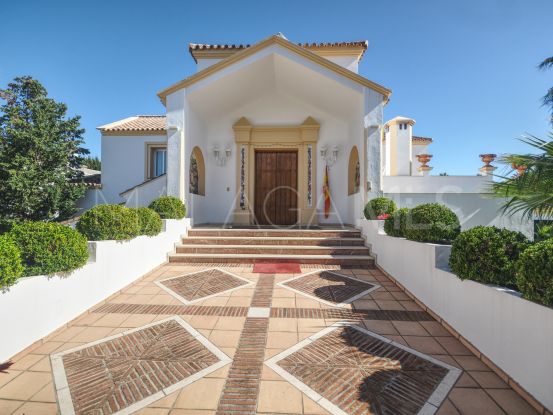 For sale villa in El Paraiso with 8 bedrooms | Benarroch Real Estate