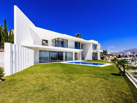 Villa with 5 bedrooms for sale in Capanes Sur | Benarroch Real Estate