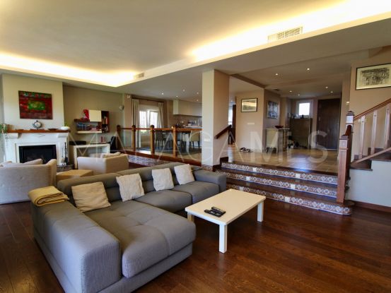 4 bedrooms town house for sale in El Saladillo, Estepona | Benarroch Real Estate