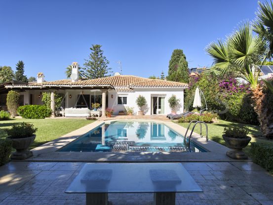 Villa for sale in Paraiso Barronal with 3 bedrooms | Benarroch Real Estate