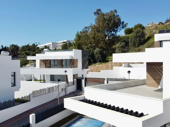 Buy Selwo villa with 4 bedrooms | Nvoga Marbella Realty