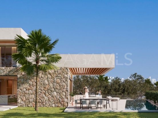 Comprar villa en El Higueron con 4 dormitorios | Nvoga Marbella Realty