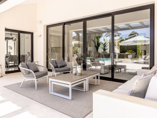 Comprar villa en Cortijo Blanco de 4 dormitorios | Nvoga Marbella Realty