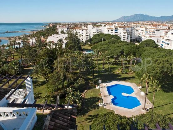 Apartamento en venta en Playas del Duque | Marbella Unique Properties