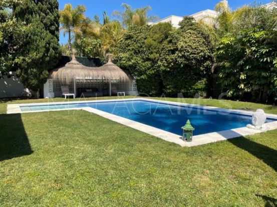 Villa en venta en Los Monteros Playa, Marbella Este | Marbella Unique Properties