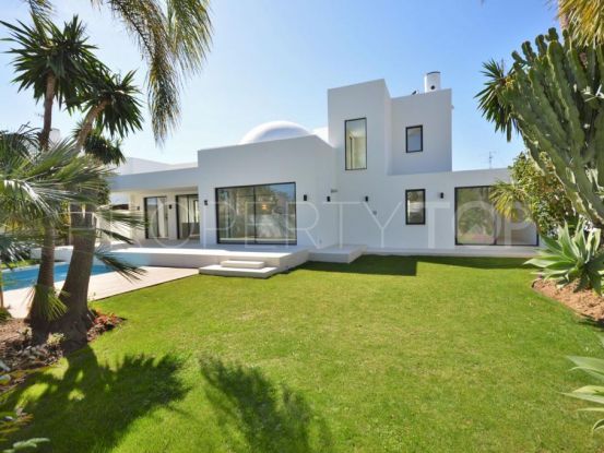 Villa en venta con 5 dormitorios en Altos del Rodeo, Nueva Andalucia | Marbella Unique Properties