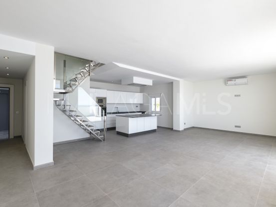 Guadalobon, Estepona, atico duplex en venta de 3 dormitorios | Marbella Unique Properties