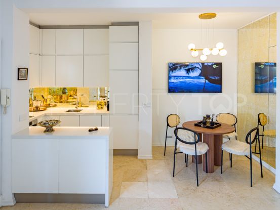 2 bedroom apartment recently refurbished in Marbella's Golden Mile