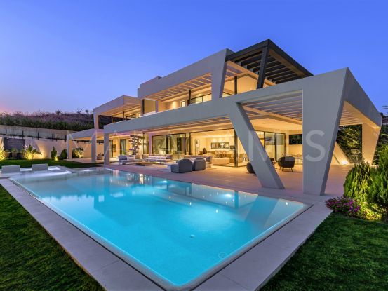 Se vende villa en Los Naranjos Golf | Cosmopolitan Properties