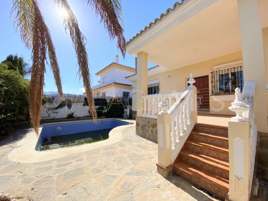 Buy house with 4 bedrooms in Alhaurin de la Torre | Cosmopolitan Properties