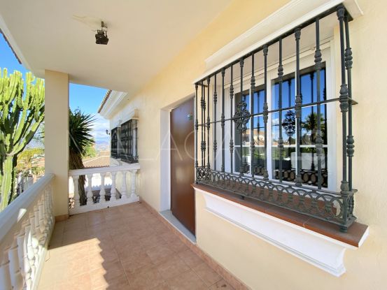 Buy house with 4 bedrooms in Alhaurin de la Torre | Cosmopolitan Properties