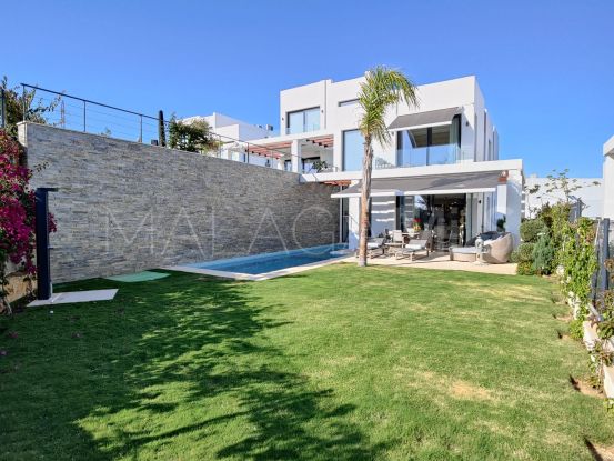 For sale semi detached villa in Calahonda with 5 bedrooms | Cosmopolitan Properties