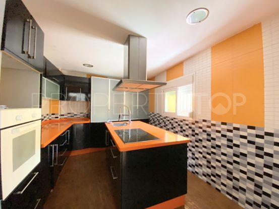 For sale duplex penthouse in Polígonos - Recinto Ferial Cortijo de Torres | Cosmopolitan Properties
