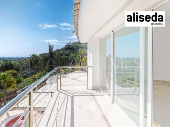 Villa de 5 dormitorios en venta en Puerto del Almendro, Benahavis | Cosmopolitan Properties