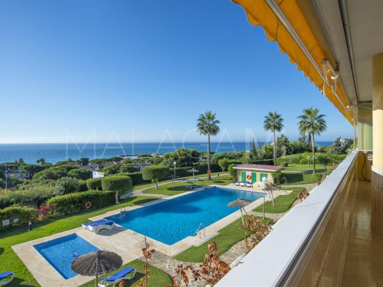 Buy apartment in Cabopino, Marbella East | Cosmopolitan Properties