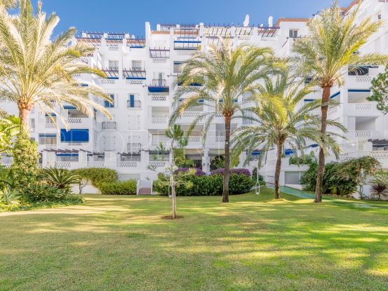 For sale 2 bedrooms apartment in Playas del Duque, Marbella - Puerto Banus | Cosmopolitan Properties