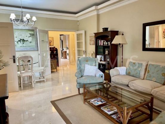 Comprar apartamento planta baja con 3 dormitorios en Las Cañas, Marbella Golden Mile | Cosmopolitan Properties