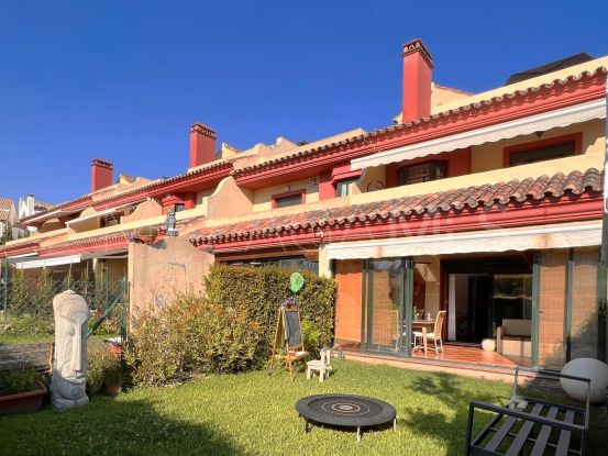 Se vende adosado con 3 dormitorios en Jardines de Doña Maria, Marbella Golden Mile | Cosmopolitan Properties
