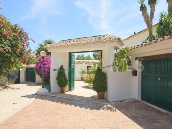 For sale villa in Benalmadena Costa with 5 bedrooms | Cosmopolitan Properties