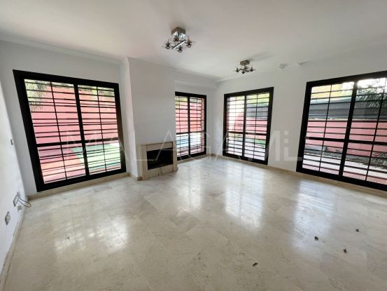 Pareado de 4 dormitorios en venta en Benalmadena Pueblo | Cosmopolitan Properties