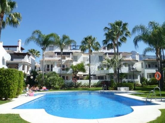 Atico en venta de 2 dormitorios en Los Naranjos de Marbella, Nueva Andalucia | Inmobiliaria Luz