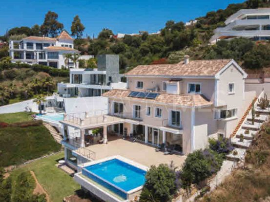 Villa con 4 dormitorios en venta en Los Altos de los Monteros, Marbella Este | Inmobiliaria Luz