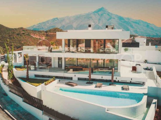 4 bedrooms villa in Nueva Andalucia for sale | Inmobiliaria Luz