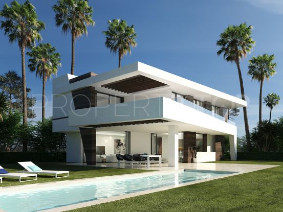 For sale 4 bedrooms villa in La Resina Golf, Estepona | Inmobiliaria Luz
